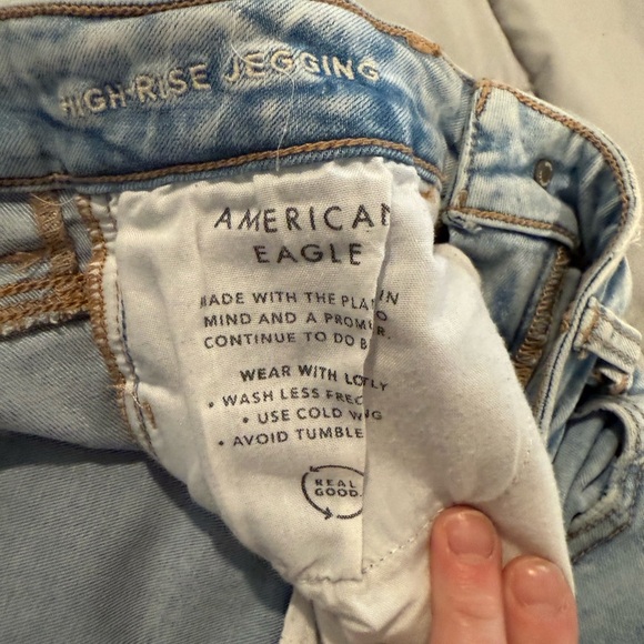 American Eagle Bundle 2 pairs Hi Rise Distressed Jegging Size 2. Light & Medium - Picture 11 of 13